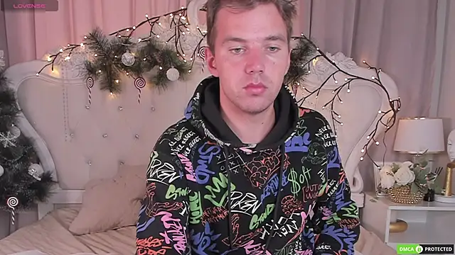 Snapshot of ArthurWhitee chatting on December 16, 2025, 8:08 am ArthurWhitee online show from December 16, 2025, 8:08 am