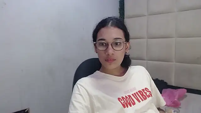 Snapshot of hellen_queensex chatting on February 4, 2025, 1:45 am hellen queensex online show from February 4, 2025, 1:45 am