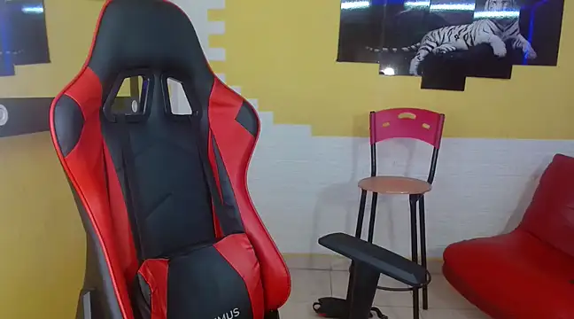 Snapshot of hellen_queensex chatting on February 19, 2025, 1:40 am hellen queensex online show from February 19, 2025, 1:40 am