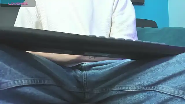 Snapshot of noah_ricci chatting on December 22, 2024, 12:05 pm noah ricci online show from December 22, 2024, 12:05 pm