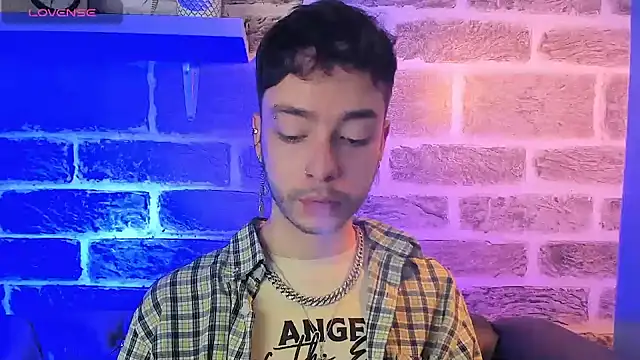 Snapshot of noah_ricci chatting on September 25, 2025, 12:31 pm noah ricci online show from September 25, 2025, 12:31 pm