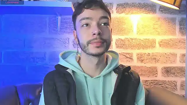 Snapshot of noah_ricci chatting on October 31, 2025, 12:39 pm noah ricci online show from October 31, 2025, 12:39 pm