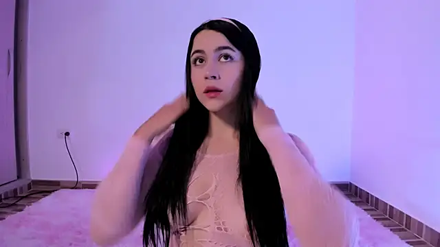 CoralineKam1 online show from January 8, 2025, 4:33 pm