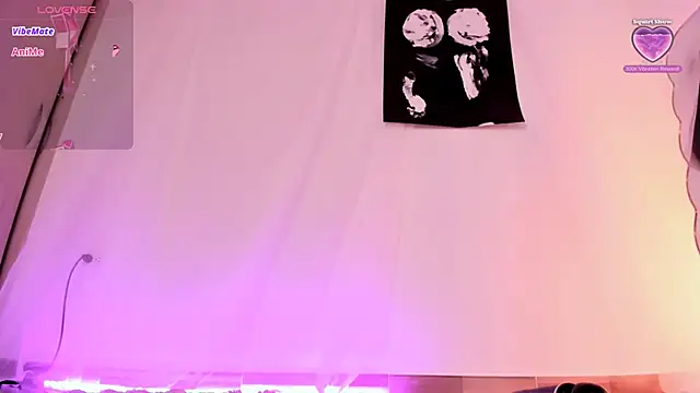 CoralineKam1 online show from January 12, 2025, 7:31 pm