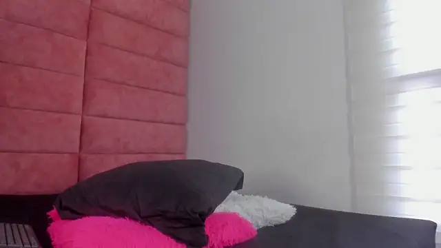 Snapshot of Hanna_lens chatting on November 14, 2025, 8:07 pm Hanna lens online show from November 14, 2025, 8:07 pm