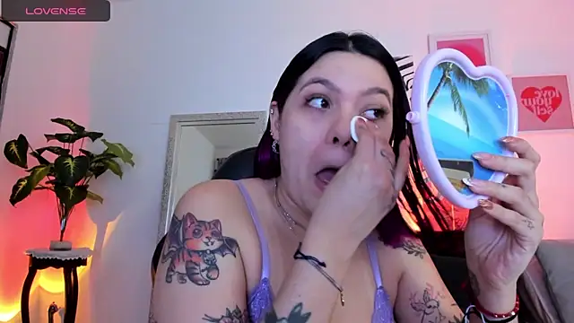 Snapshot of AnnieHuntters chatting on January 27, 2025, 2:31 am AnnieHuntters online show from January 27, 2025, 2:31 am