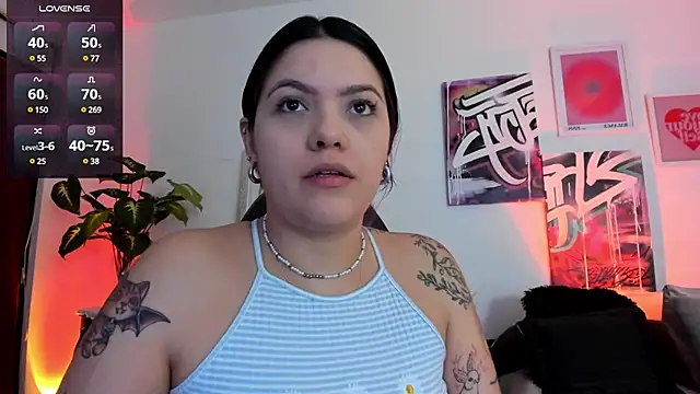 Snapshot of AnnieHuntters chatting on January 30, 2025, 3:22 am AnnieHuntters online show from January 30, 2025, 3:22 am