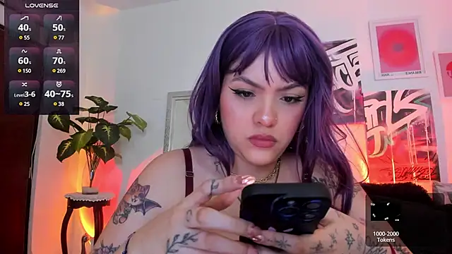 Snapshot of AnnieHuntters chatting on February 11, 2025, 2:25 am AnnieHuntters online show from February 11, 2025, 2:25 am