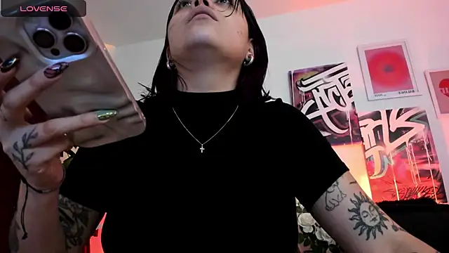 Snapshot of AnnieHuntters chatting on February 23, 2025, 3:56 am AnnieHuntters online show from February 23, 2025, 3:56 am