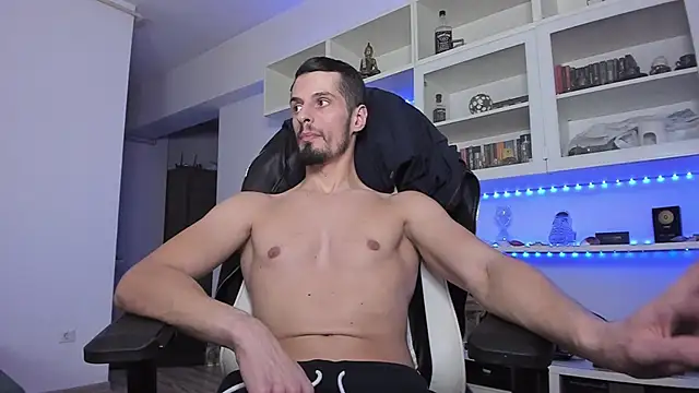 Snapshot of ToddClaytonn chatting on December 8, 2024, 10:36 pm ToddClaytonn online show from December 8, 2024, 10:36 pm