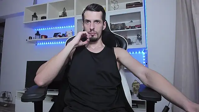 Snapshot of ToddClaytonn chatting on October 27, 2025, 9:30 pm ToddClaytonn online show from October 27, 2025, 9:30 pm