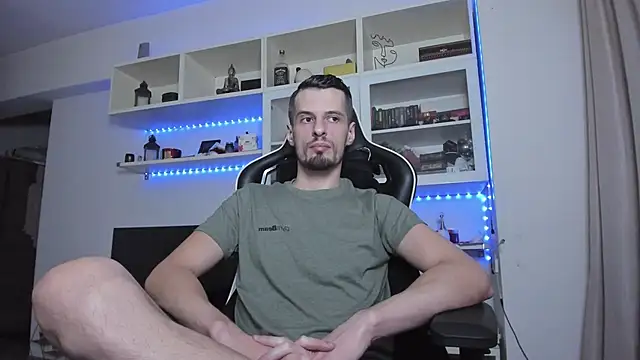 Snapshot of ToddClaytonn chatting on November 15, 2025, 2:20 am ToddClaytonn online show from November 15, 2025, 2:20 am