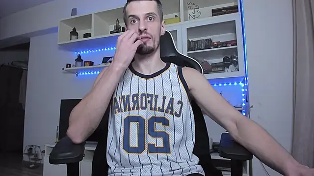 Snapshot of ToddClaytonn chatting on November 17, 2025, 6:30 am ToddClaytonn online show from November 17, 2025, 6:30 am