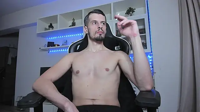 Snapshot of ToddClaytonn chatting on December 21, 2025, 1:35 am ToddClaytonn online show from December 21, 2025, 1:35 am