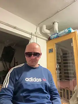 Snapshot of paul_daniel chatting on December 14, 2025, 4:23 pm paul daniel online show from December 14, 2025, 4:23 pm