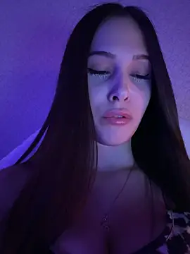 Snapshot of EricaWalls chatting on December 20, 2024, 9:06 pm EricaWalls online show from December 20, 2024, 9:06 pm