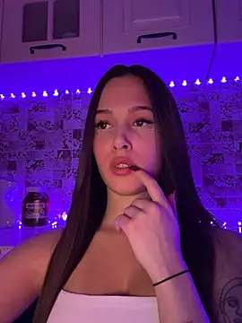 Snapshot of EricaWalls chatting on January 27, 2025, 9:33 pm EricaWalls online show from January 27, 2025, 9:33 pm