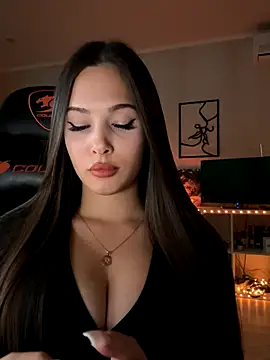 Snapshot of EricaWalls chatting on September 13, 2025, 7:57 pm EricaWalls online show from September 13, 2025, 7:57 pm