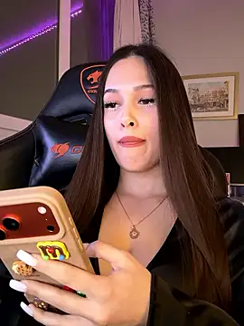 Snapshot of EricaWalls chatting on February 3, 2026, 6:57 pm EricaWalls online show from February 3, 2026, 6:57 pm