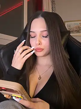 Snapshot of EricaWalls chatting on February 7, 2026, 10:24 pm EricaWalls online show from February 7, 2026, 10:24 pm