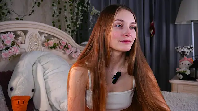 Snapshot of MonaEldon chatting on January 8, 2026, 2:14 am MonaEldon online show from January 8, 2026, 2:14 am