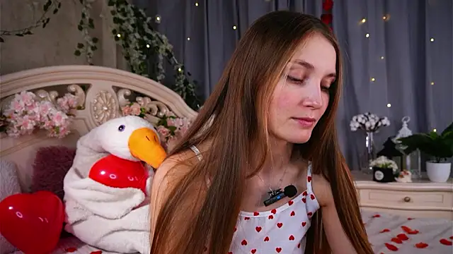 MonaEldon online show from February 14, 2026, 2:08 am