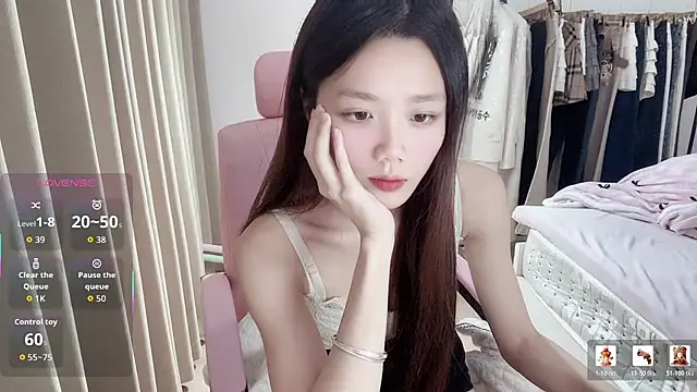 Snapshot of Puff-521 chatting on December 19, 2025, 12:56 pm Puff-521 online show from December 19, 2025, 12:56 pm