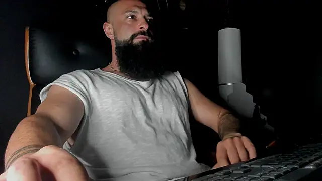 axxelrich  online show from September 8, 2025, 6:18 pm