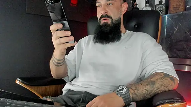 axxelrich  online show from September 28, 2025, 5:13 am