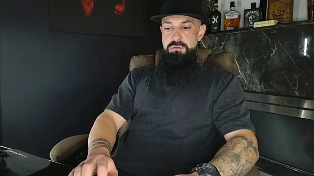 axxelrich  online show from November 10, 2025, 5:06 am