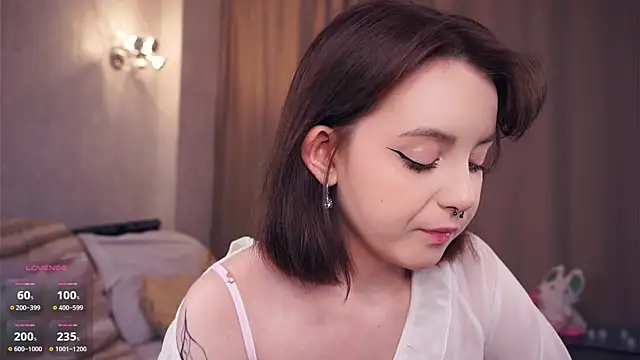 DevonaBucher online show from September 23, 2025, 5:32 am