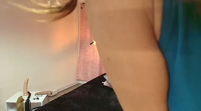 VioletaScott  online show from February 17, 2025, 12:48 pm