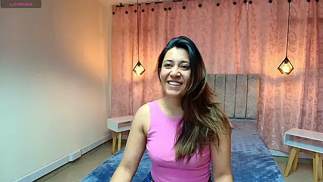 VioletaScott  online show from October 6, 2025, 1:08 pm