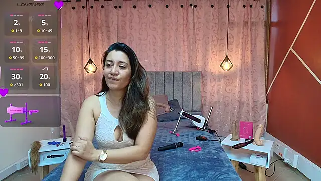 VioletaScott  online show from November 4, 2025, 2:27 pm