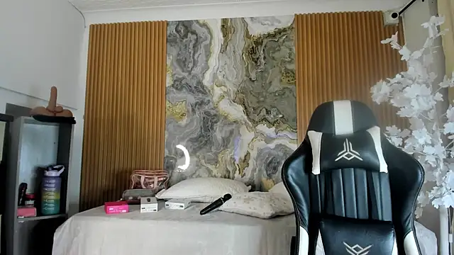 Danna topless online show from January 10, 2026, 12:07 pm