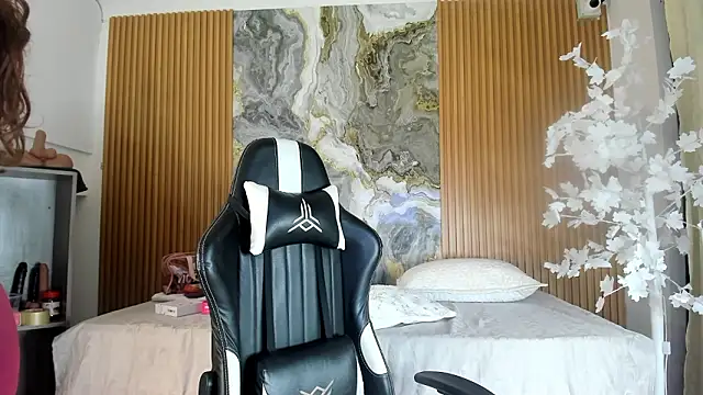 Danna topless online show from January 17, 2026, 11:59 am