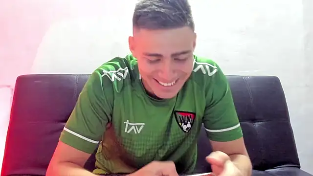 Snapshot of Brian_cx chatting on January 28, 2025, 6:05 am Brian cx online show from January 28, 2025, 6:05 am