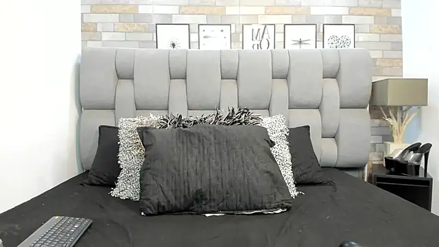 Snapshot of KariinaTaylor chatting on July 2, 2026, 6:47 pm KariinaTaylor online show from July 2, 2026, 6:47 pm
