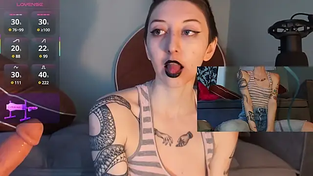 lovelylucyy online show from March 13, 2025, 9:16 pm