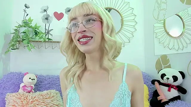 Ariadna Evangeline online show from September 9, 2025, 6:24 am