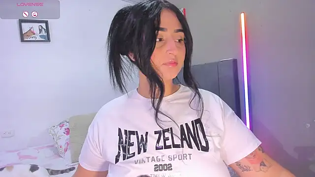 curvy jhacky online show from September 12, 2025, 1:28 am