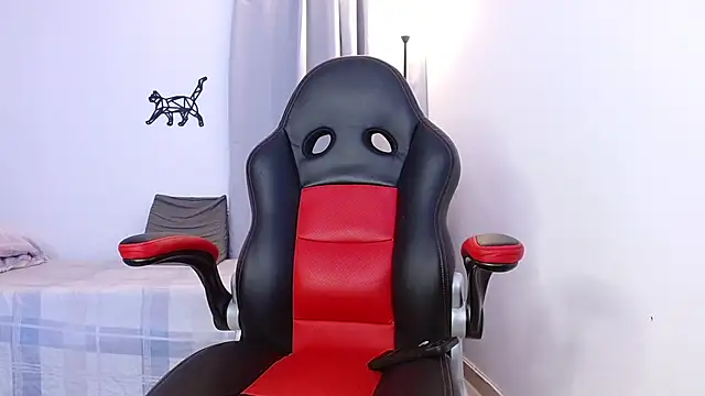 Snapshot of lous_g chatting on February 12, 2025, 3:07 am lous g online show from February 12, 2025, 3:07 am