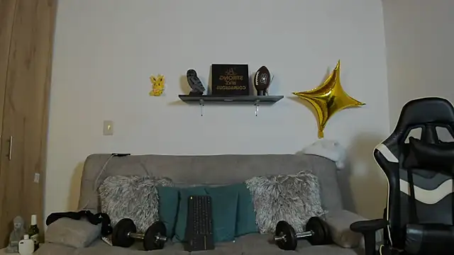 julian wallace online show from October 28, 2025, 2:42 pm