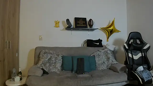 julian wallace online show from November 25, 2025, 3:01 pm