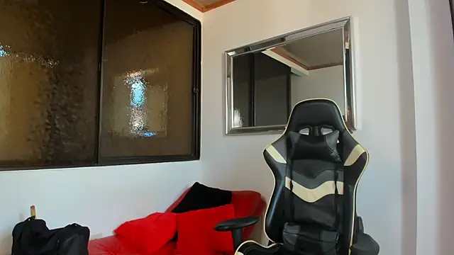 julian wallace online show from February 28, 2026, 8:10 pm