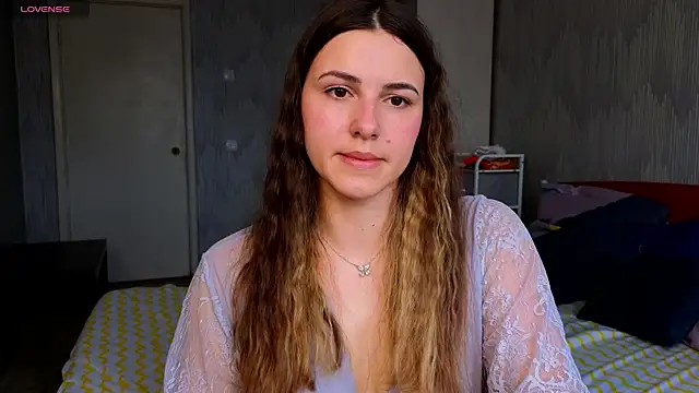 sophia euphoriaa online show from May 4, 2026, 7:26 am