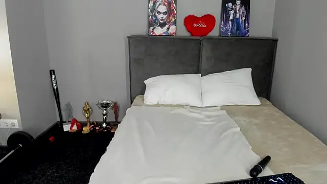 Snapshot of MuscleXXXBarbie chatting on April 19, 2026, 8:57 am MuscleXXXBarbie online show from April 19, 2026, 8:57 am