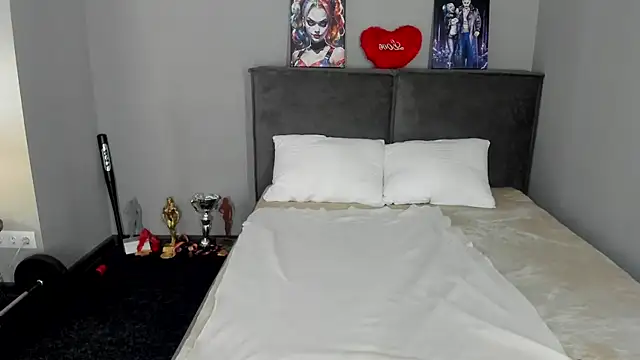 Snapshot of MuscleXXXBarbie chatting on April 22, 2026, 9:01 am MuscleXXXBarbie online show from April 22, 2026, 9:01 am