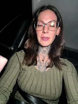 Snapshot of BrownieyQueen chatting on January 11, 2026, 4:28 am BrownieyQueen online show from January 11, 2026, 4:28 am