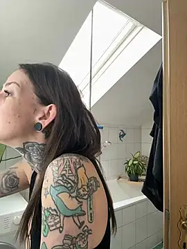 Snapshot of BrownieyQueen chatting on February 24, 2026, 8:34 am BrownieyQueen online show from February 24, 2026, 8:34 am